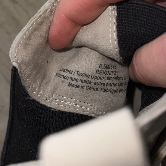 Karl Lagerfeld Reign Platform Boots - Picture 8 of 8